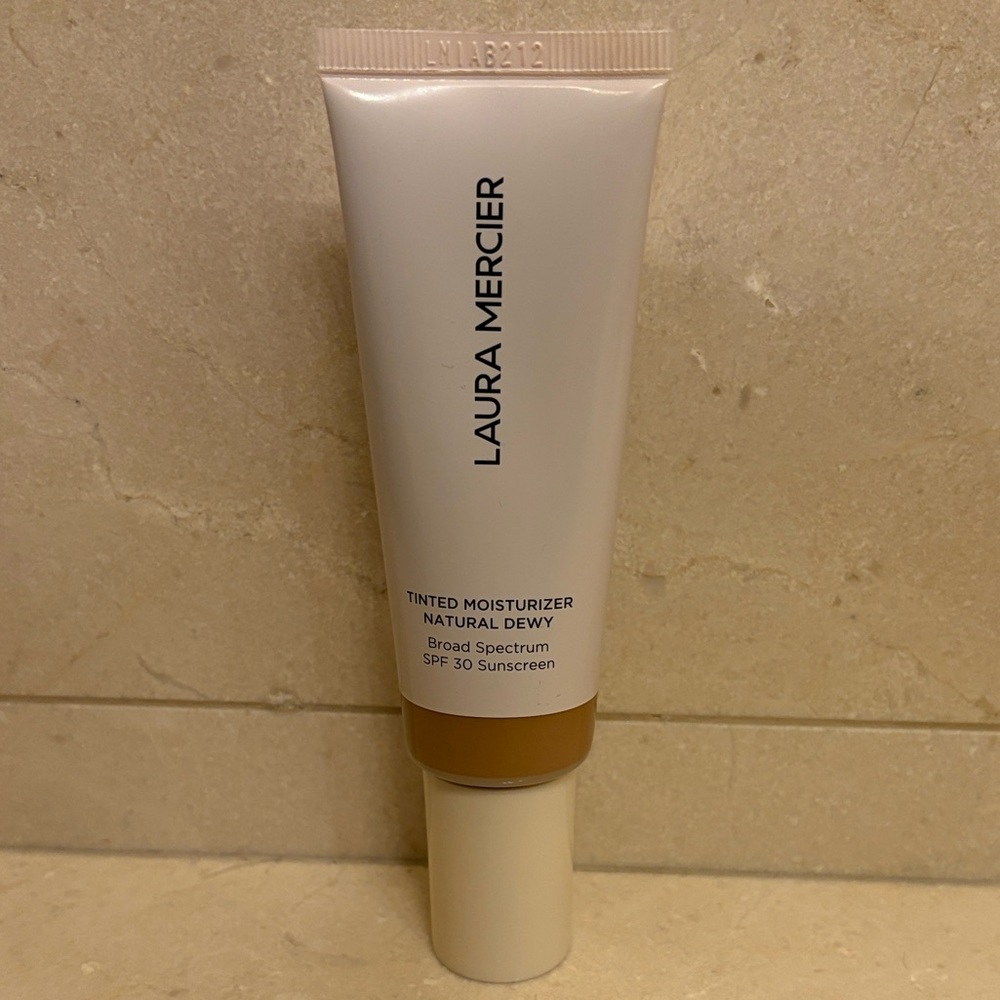 Laura Mercier Tinted Moisturizer Natural Dewy SPF 30 with Hyaluronic Acid